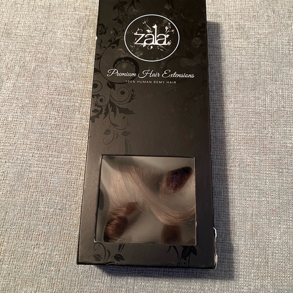 Zala hand tied weft extensions - Picture 3 of 4